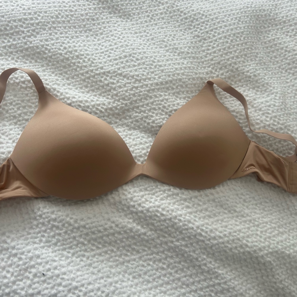 SKIMS Tan Bra 32DD